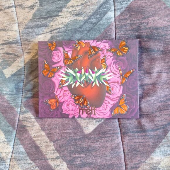 🦋 MELT – Amor y Mariposas Eyeshadow Palette - Picture 5 of 7